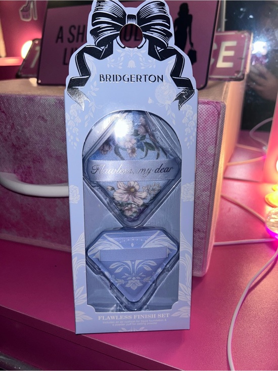 Bridgerton Other - Two piece  Bridgerton Makeup beauty blenders